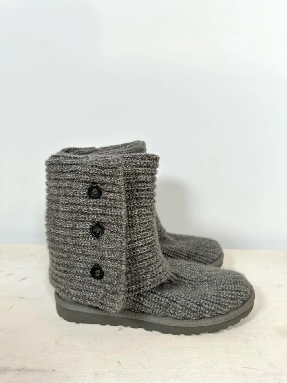 Slouchy Gray Knit Uggs